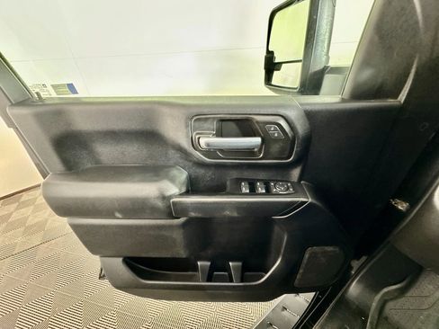 Used 2022 Chevrolet Silverado 2500 Custom w/ Custom Value Package image 31