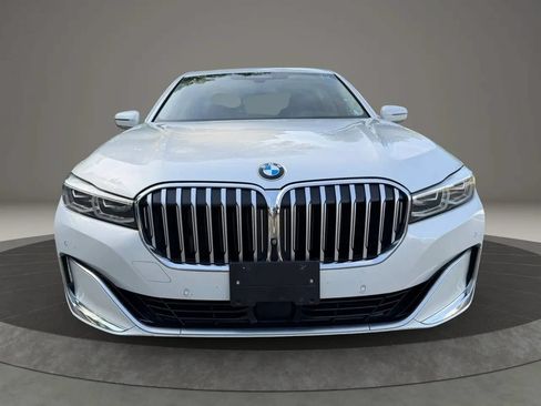 Used 2020 BMW 750i xDrive w/ Executive Package AWD/4WD image 2