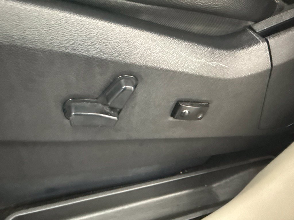 Used 2019 Dodge Grand Caravan SXT FWD image 22