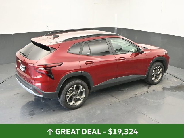 Used 2025 Chevrolet Trax LT FWD image 39