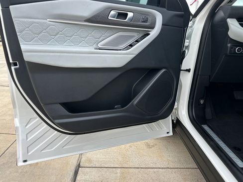 New 2026 Ford Explorer Platinum w/ LUX Leather Package image 10