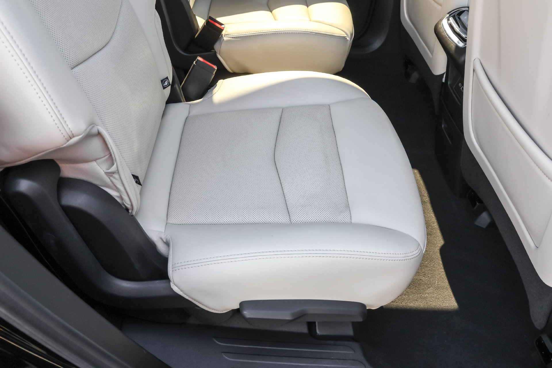 Used 2023 Cadillac XT6 Sport w/ Technology Package AWD/4WD image 47