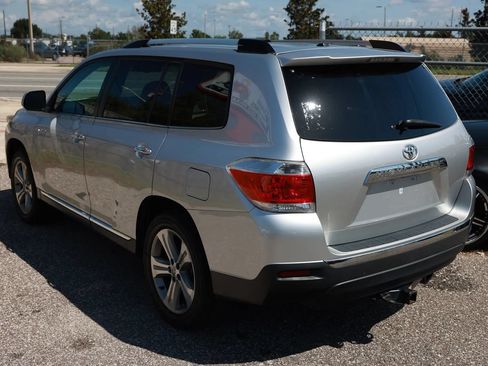 Used 2013 Toyota Highlander Limited AWD/4WD image 3