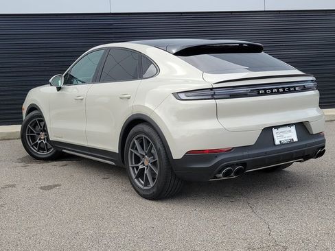 Certified 2025 Porsche Cayenne S AWD/4WD image 3