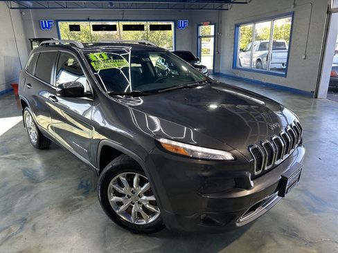 Used 2014 Jeep Cherokee Limited w/ Luxury Group image 3
