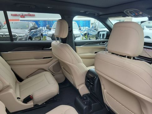 New 2026 Jeep Grand Cherokee L Limited AWD/4WD image 29
