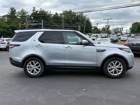Used 2018 Land Rover Discovery SE AWD/4WD image 6
