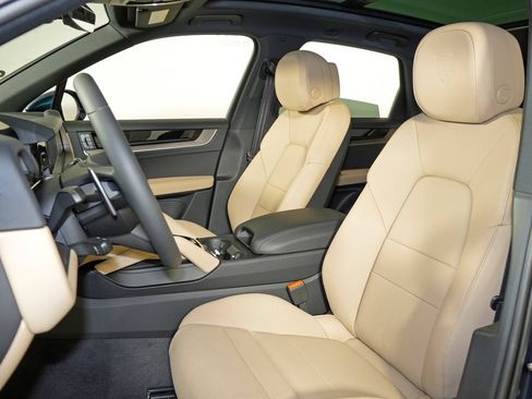 New 2026 Porsche Cayenne AWD/4WD image 5