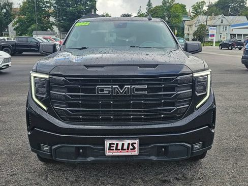 Used 2022 GMC Sierra 1500 Elevation w/ LPO, Elevation Black Package AWD/4WD image 2