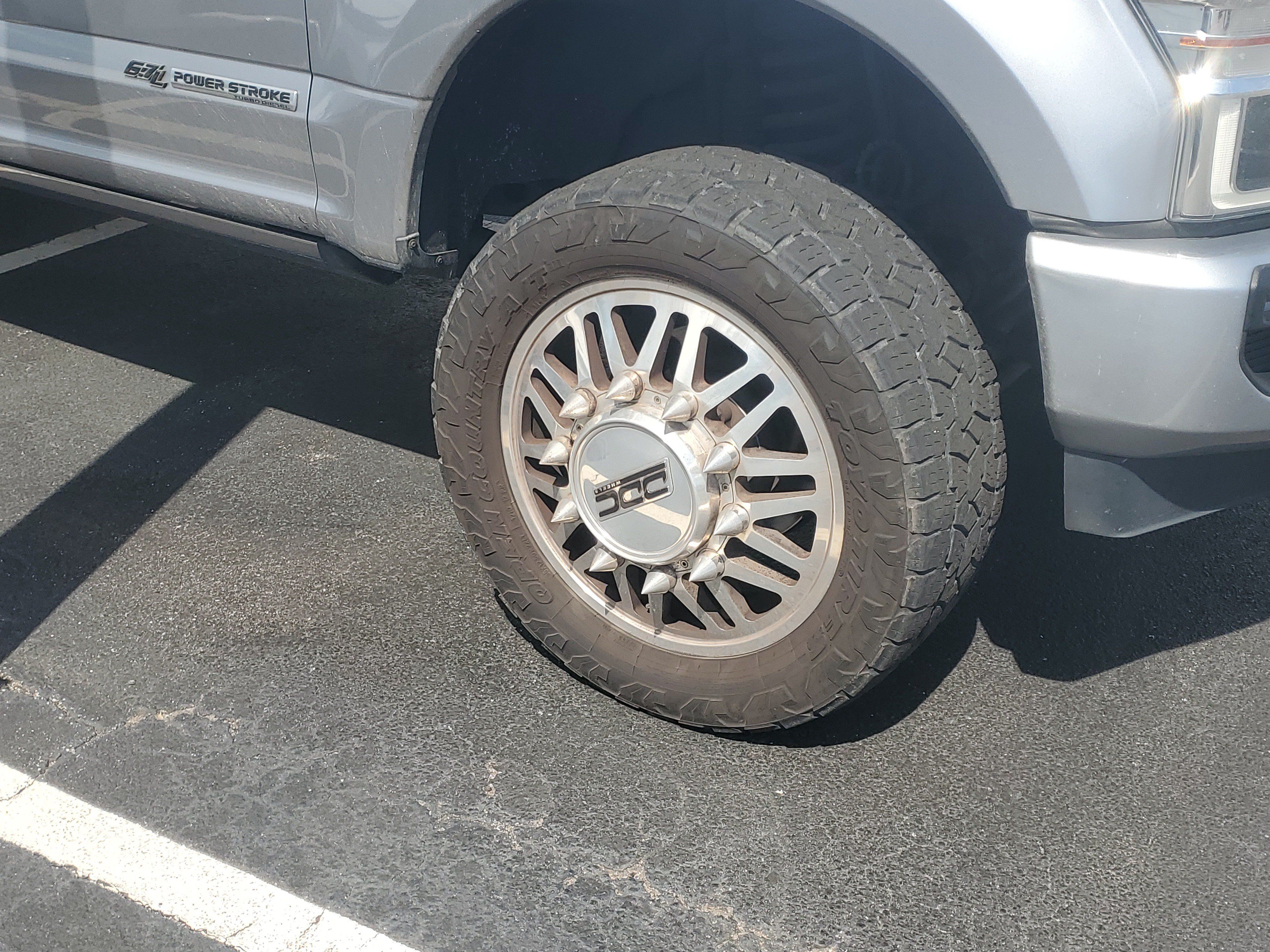 Used 2020 Ford F350 Platinum AWD/4WD image 2