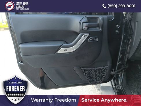Used 2017 Jeep Wrangler Unlimited Sahara w/ Connectivity Group AWD/4WD image 18