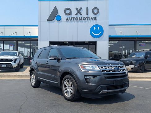 Used 2018 Ford Explorer XLT w/ Equipment Group 202A AWD/4WD image 1