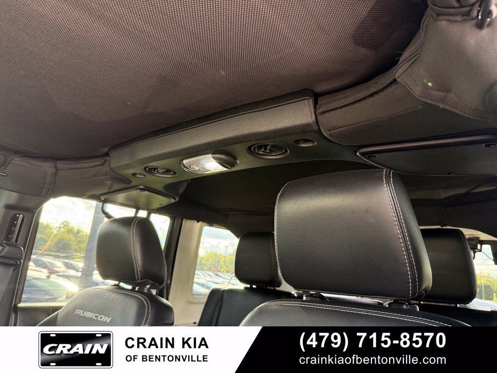 Used 2016 Jeep Wrangler Unlimited Rubicon w/ Connectivity Group AWD/4WD image 21
