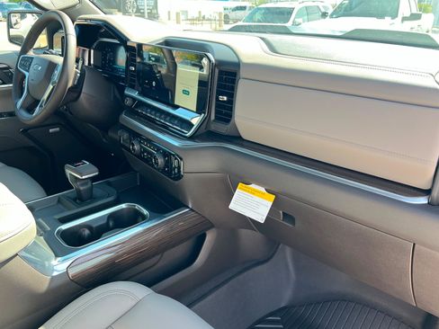 New 2026 Chevrolet Silverado 1500 LT Trail Boss w/ Convenience Package II AWD/4WD image 24