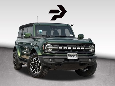 Used 2023 Ford Bronco Outer Banks AWD/4WD image 1