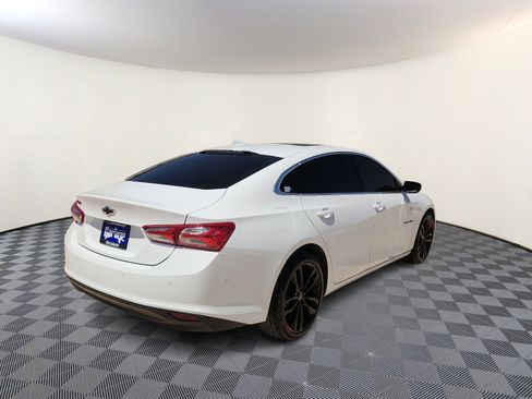Used 2025 Chevrolet Malibu LT FWD image 4