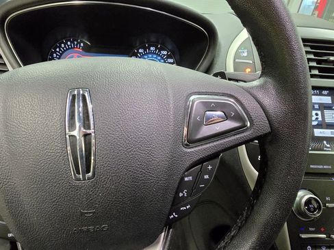 Used 2019 Lincoln MKC Premiere image 19