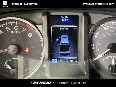 Used 2021 Toyota Tacoma TRD Sport w/ Technology Package AWD/4WD image 29