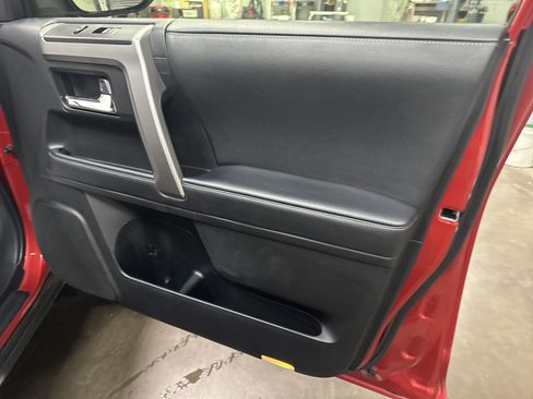 Used 2024 Toyota 4Runner SR5 AWD/4WD image 40
