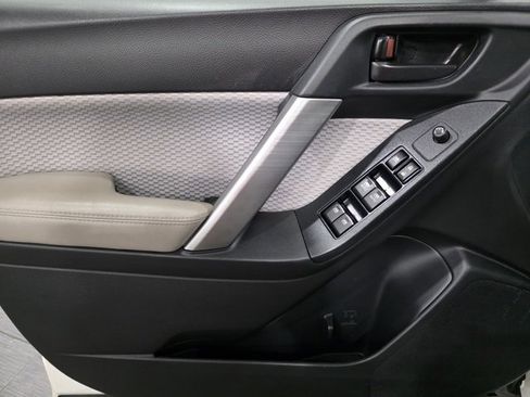 Used 2018 Subaru Forester 2.5i Premium image 10