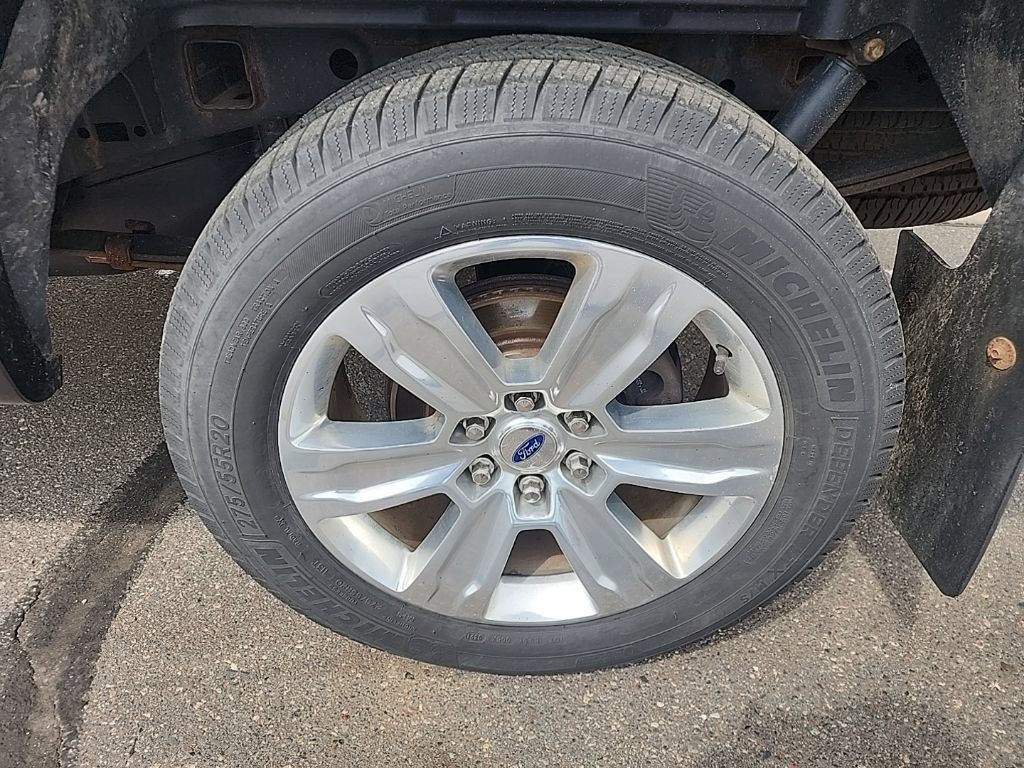 Used 2018 Ford F150 Platinum w/ Technology Package AWD/4WD image 6