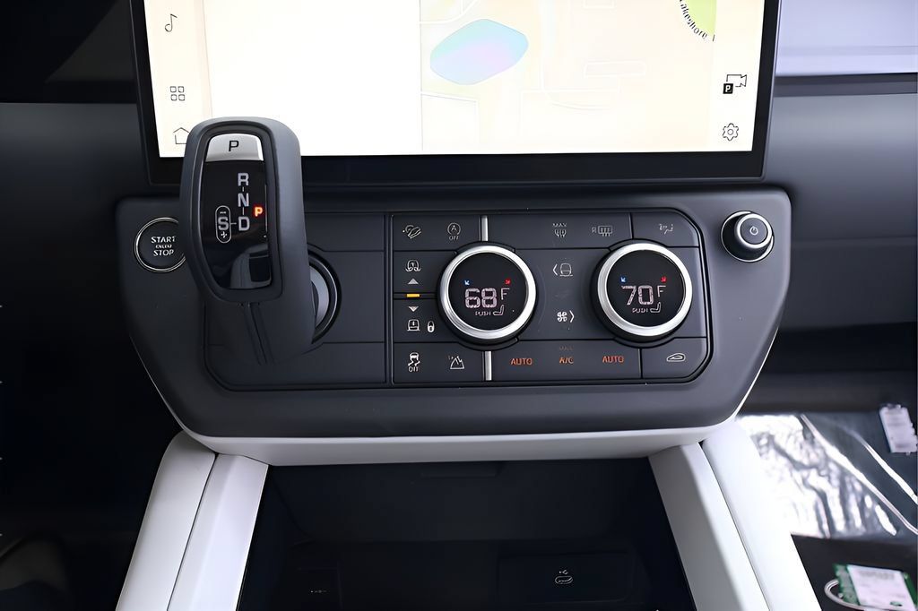 New 2026 Land Rover Defender 110 X-Dynamic SE AWD/4WD image 25