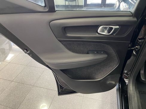 Used 2023 Volvo XC40 Recharge Ultimate AWD/4WD image 31