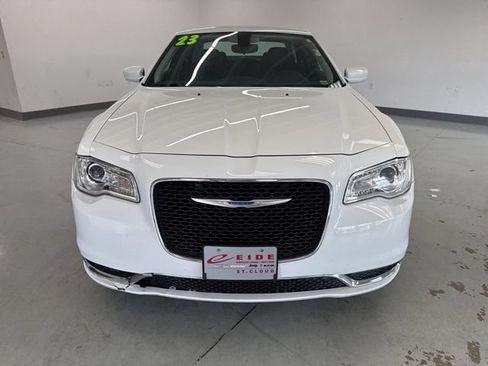 Used 2023 Chrysler 300 Touring AWD/4WD image 7