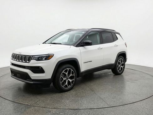 Used 2025 Jeep Compass Limited AWD/4WD image 3