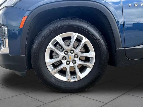 Used 2022 Chevrolet Traverse LS FWD image 11
