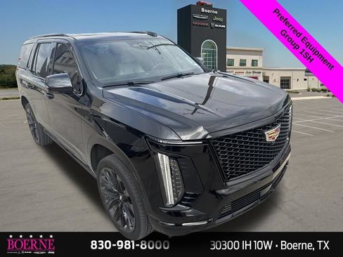 Used 2025 Cadillac Escalade Sport Platinum w/ LPO, Floor Liner Package AWD/4WD image 8