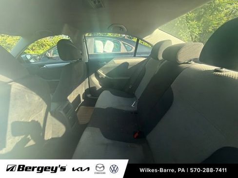 Used 2017 Volkswagen Jetta S FWD image 9