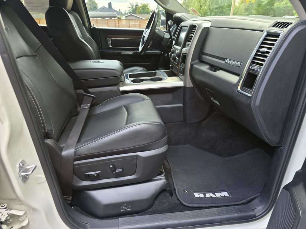 Used 2016 RAM 3500 Laramie w/ Convenience Group AWD/4WD image 14