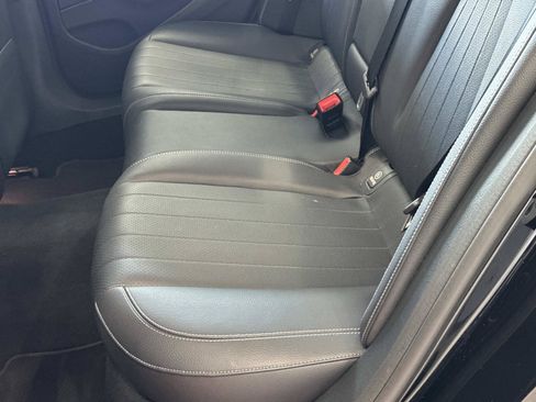Used 2023 Mercedes-Benz E 350 Sedan image 5