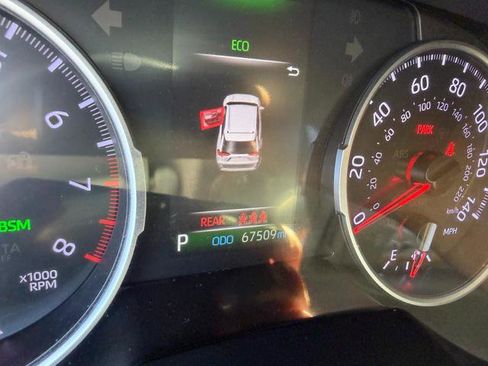 Used 2020 Toyota RAV4 XLE AWD/4WD image 16