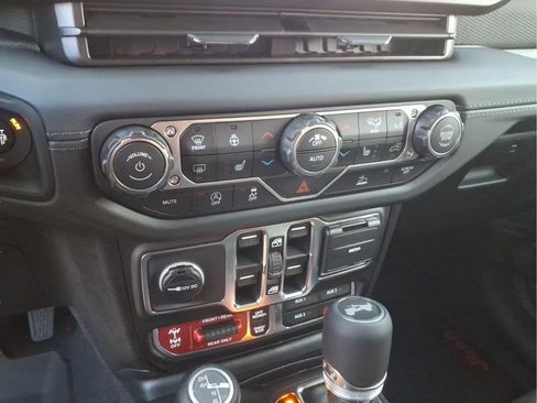 New 2026 Jeep Wrangler Unlimited Rubicon AWD/4WD image 20