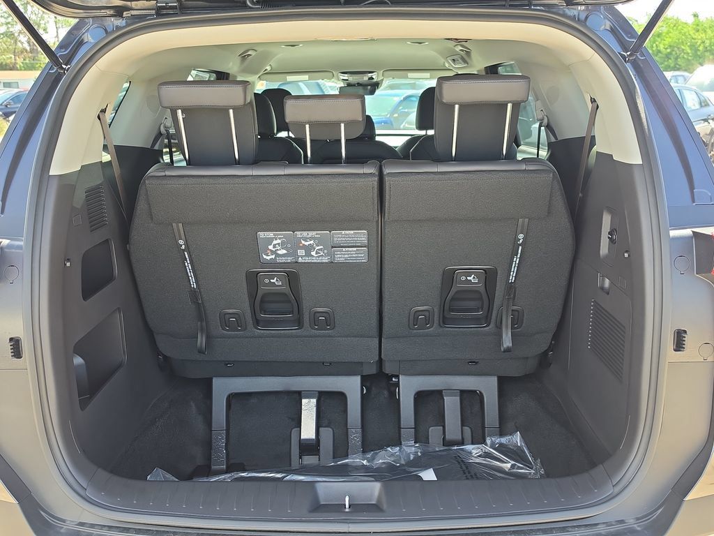 New 2027 Kia Carnival LXS FWD image 10