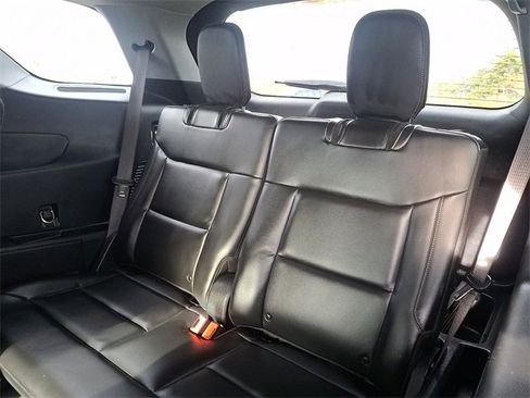 Used 2021 Ford Explorer XLT w/ Equipment Group 202A image 8