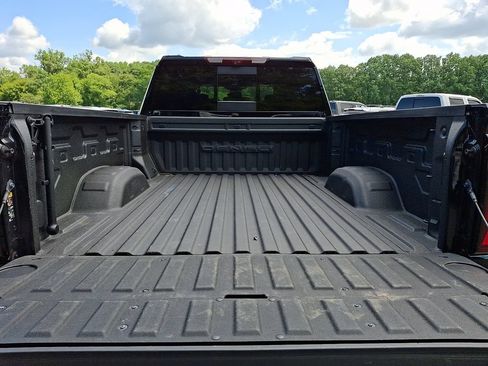 Used 2024 GMC Sierra 2500 Denali w/ Technology Package AWD/4WD image 32
