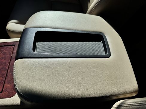 Used 2013 Chevrolet Tahoe LTZ image 18