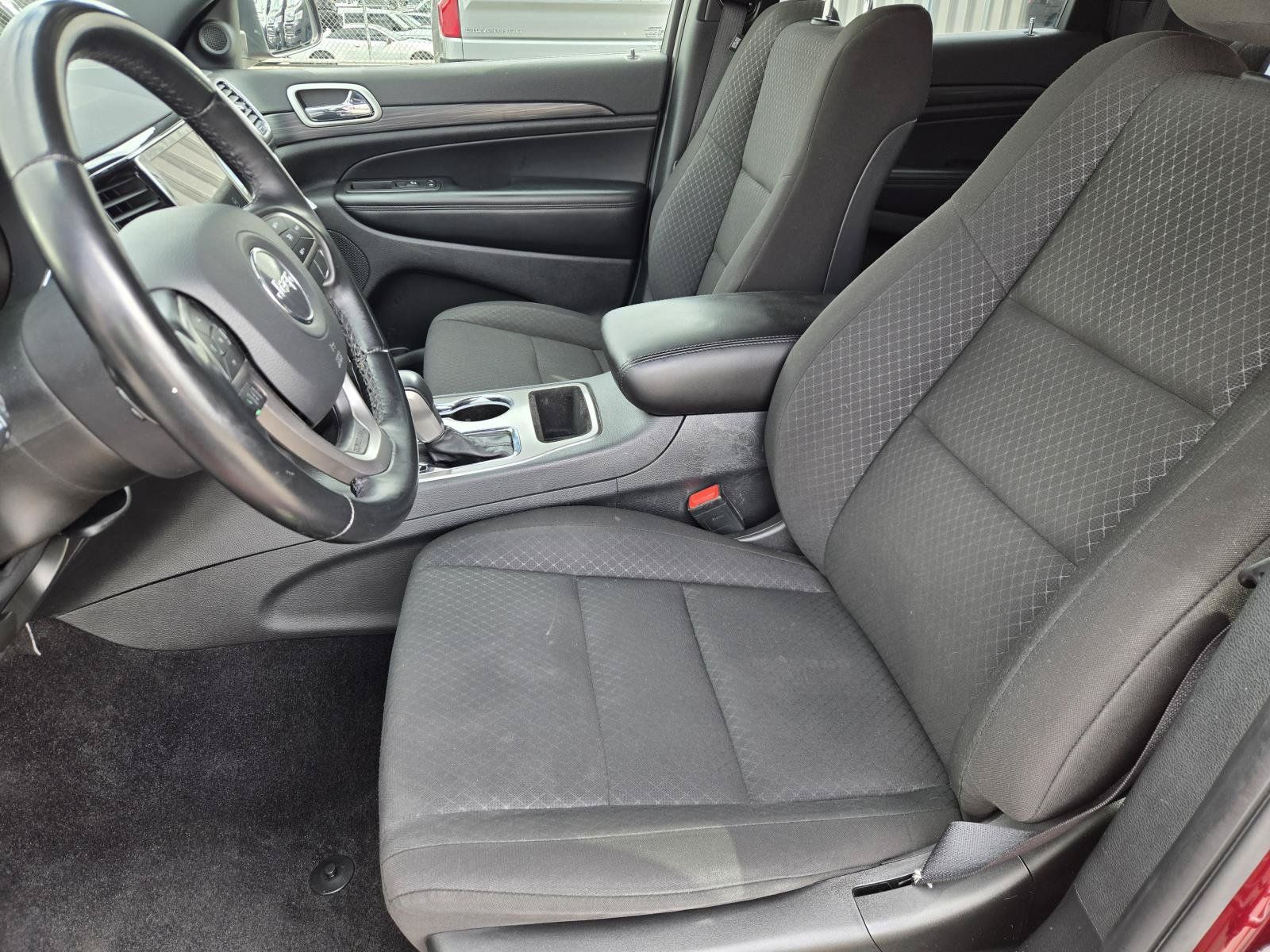 Used 2022 Jeep Grand Cherokee Laredo E RWD image 24