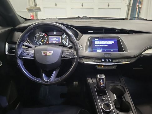 Used 2019 Cadillac XT4 Premium Luxury image 9
