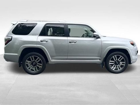 Used 2018 Toyota 4Runner Limited AWD/4WD image 6