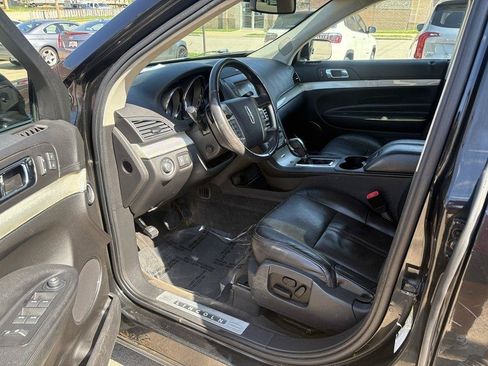 Used 2012 Lincoln MKT AWD image 12