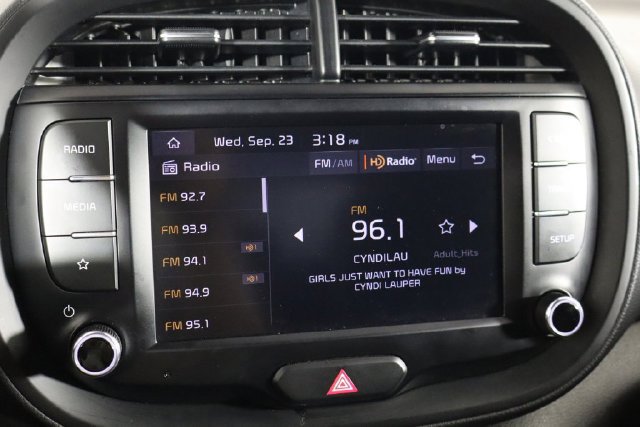 Used 2024 Kia Soul LX w/ LX Technology Package FWD image 32