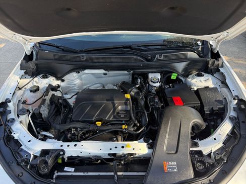 Used 2025 Buick Envista Sport Touring image 32