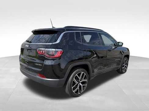 Used 2025 Jeep Compass Limited AWD/4WD image 17