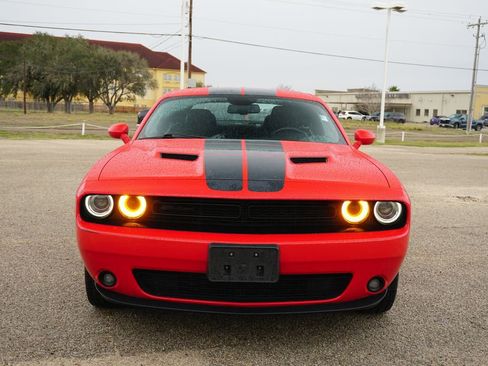 Used 2020 Dodge Challenger SXT w/ Blacktop Package image 2