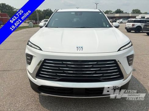 Used 2026 Buick Enclave Preferred AWD/4WD image 9