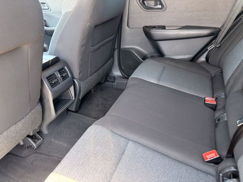 Used 2021 Nissan Rogue S FWD image 13